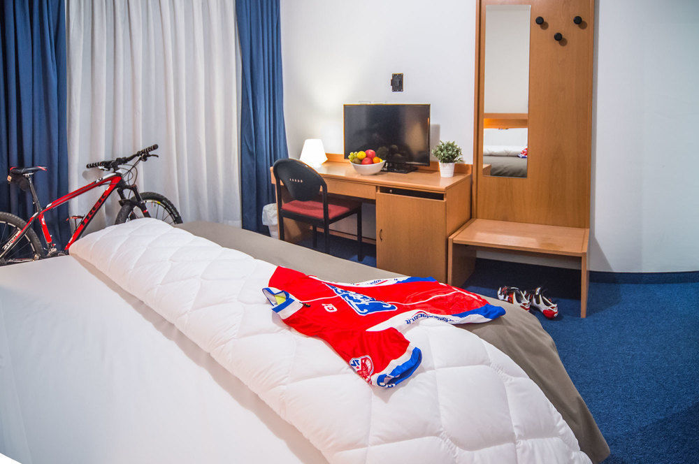 Fly Bike Hotel Trento Esterno foto