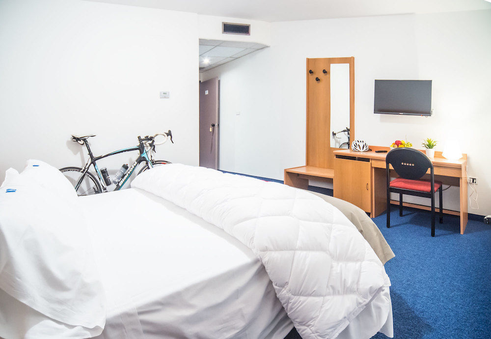 Fly Bike Hotel Trento Esterno foto