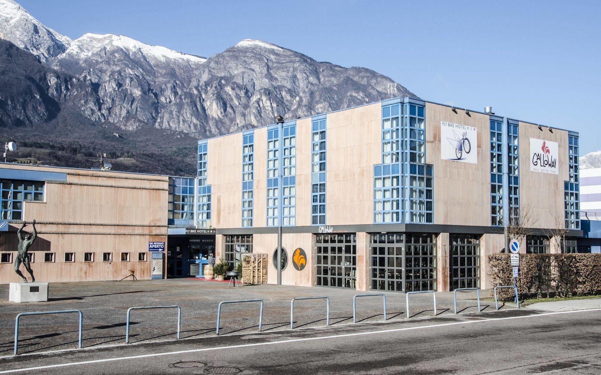 Fly Bike Hotel Trento Esterno foto