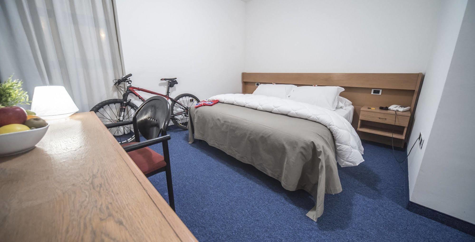 Fly Bike Hotel Trento Esterno foto
